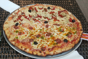 Pizza De La Plaine food