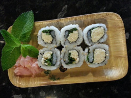 Koni Sushi food