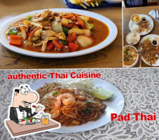 Thai Smile Cuisine food