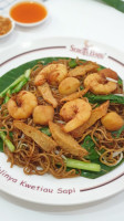 Kwetiau Seroja food