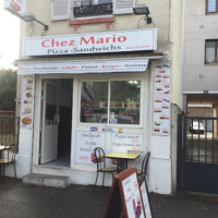 Chez Mario inside