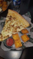 Perri's Pizza food