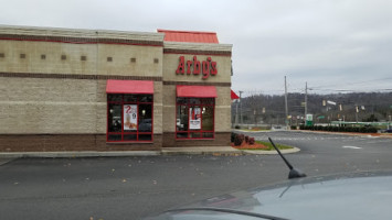 Arby's outside