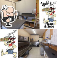 Yaki's Pizza & Subs food