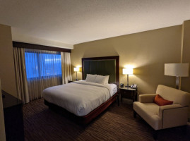 Doubletree Suites By Hilton Columbus Downtown inside