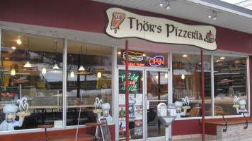 Thor's Pizzeria food