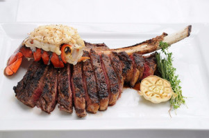 17 Steakhouse and Bar food