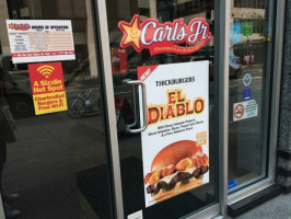 Carl's Jr. outside