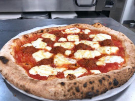 Pizaro's Pizza Napoletana food