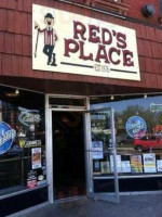 Red's Place outside