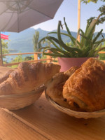 La Terrasse Du Lac food
