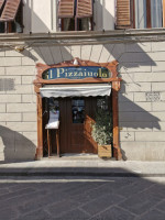 Il Pizzaiuolo outside