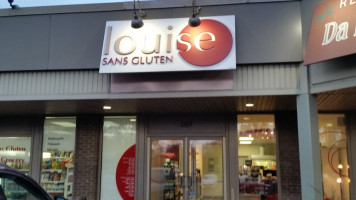 Louise Sans Gluten outside