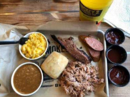 Dickey's Barbecue Pit food