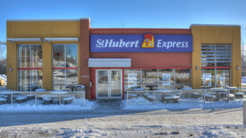 St-Hubert Express inside