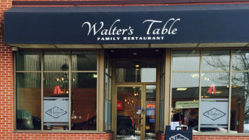 Walter's Table outside