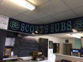 Scott's Subs Pizza inside