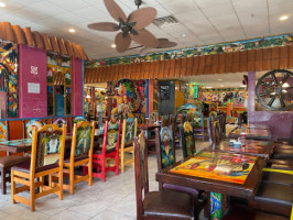 El Ranchero inside