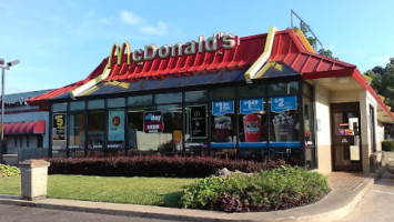 Mcdonald's outside