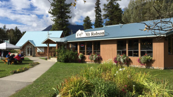 Cafe Mount Robson outside