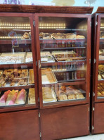 Panaderia Y Pasteleria La Piedad food