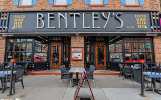 Bentleys Bar Inn & Restaurant inside