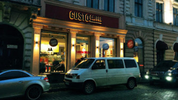Gusto Coffee outside