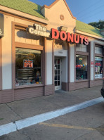 Corner Donuts outside