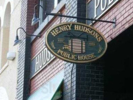 Henry Hudson's Public House inside