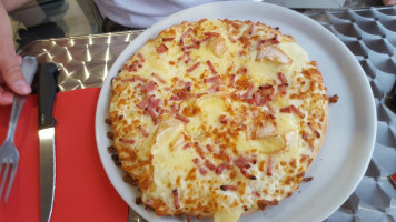 Pizza Moon Castelau food