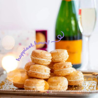 Le Macaron French Pastries food