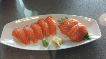 Ono's Sushi Bar food