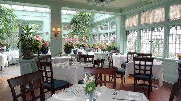 The Dining Room Restaurant - Butchart Gardens food