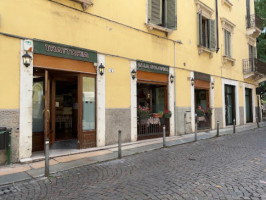 Trattoria Alla Colonna outside