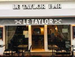 Taylor Bistro inside