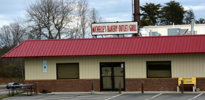 Michelle's Balery Outlet And Grill outside
