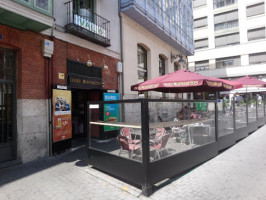 100 Montaditos Plaza Val outside
