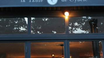 La Table De Cybèle food
