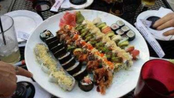 Cloud 9 Sushi food