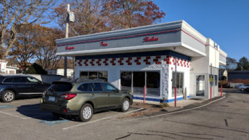 Kc’s Classic Burger outside