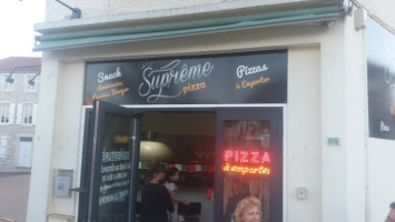 Supreme Pizza Pizzeria food