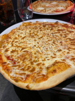 Pizzeria Cecco food