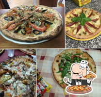 Pizzeria La Lanterna food