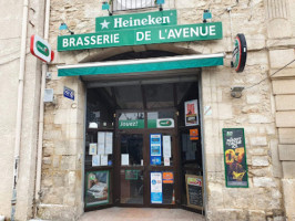 Brasserie De L'avenue inside