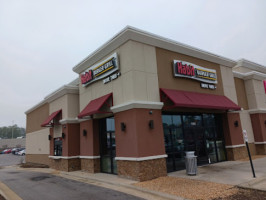 The Habit Burger Grill (drive-thru) outside