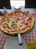 Feraro's Jersey Style Pizza food