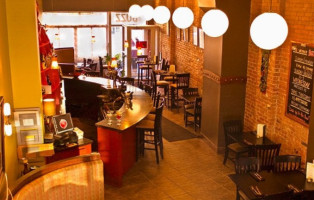 The Buzz Restaurant food