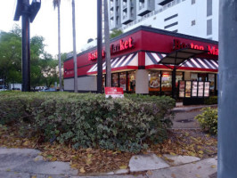 Boston Market outside