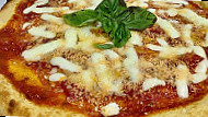 Pizzeria I Di Napoli food