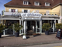 Le Goeland outside